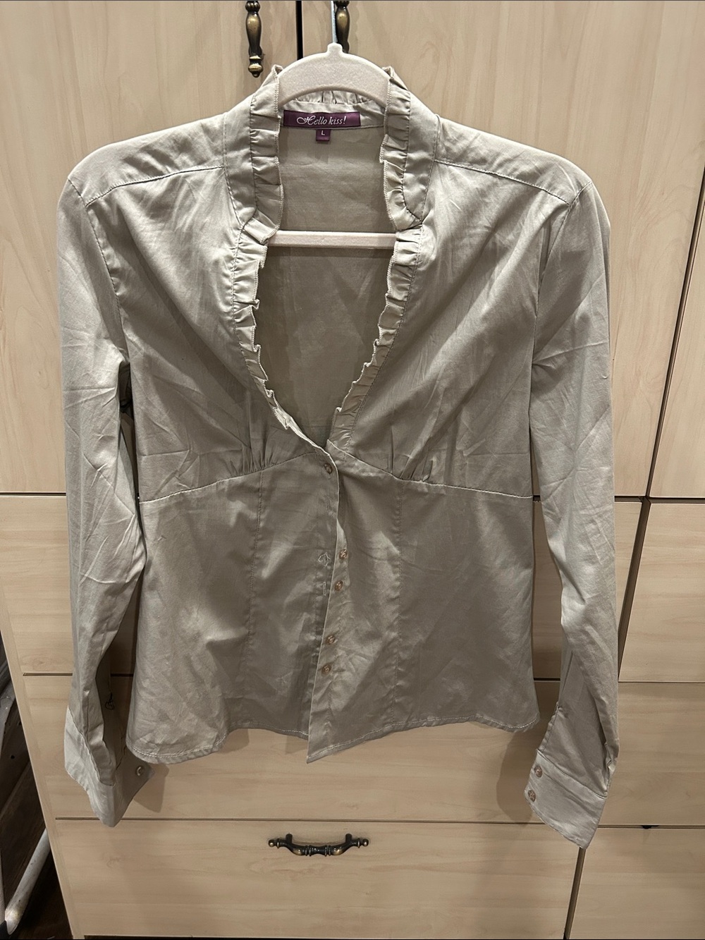 Allison Taylor Beige Ruffled V-Neck Button Blouse size Large